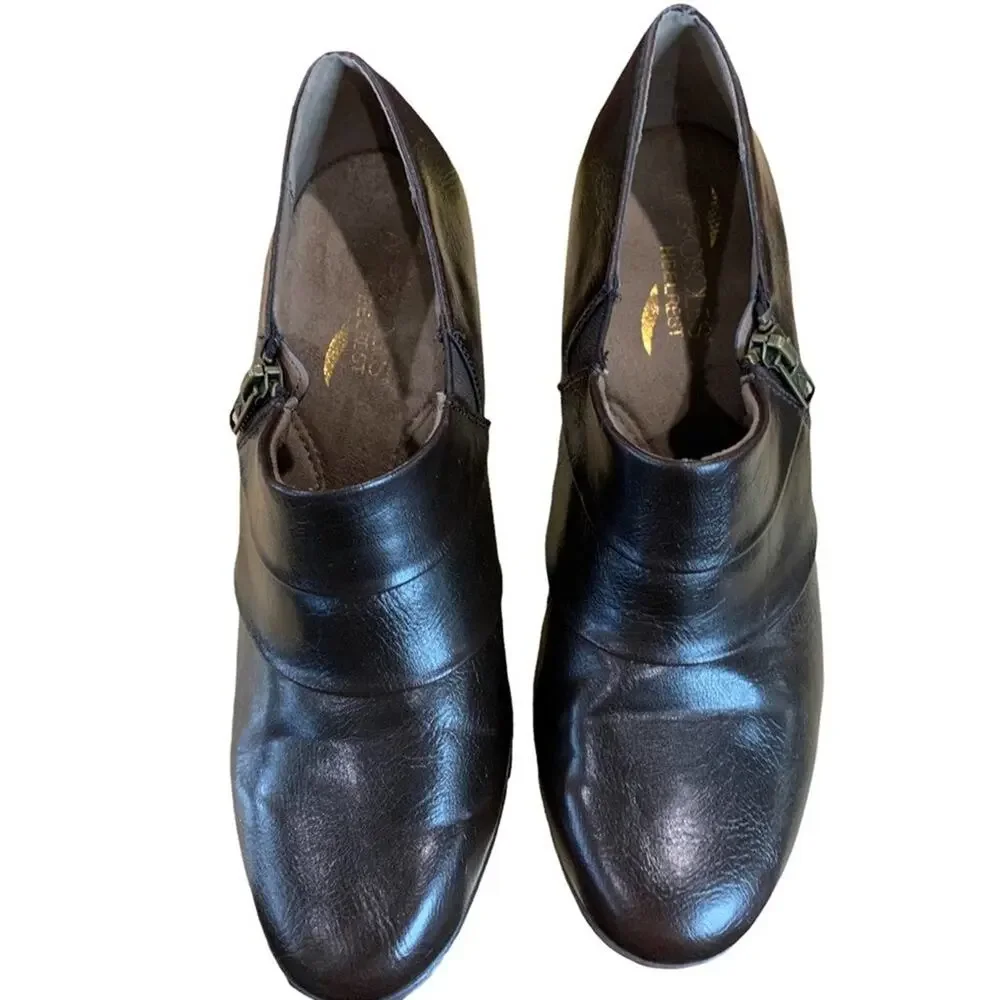 Aerosoles  shoes shooties. Side zip slip‎ on ankle booties. Size 8. Heel rest - Picture 3 of 11